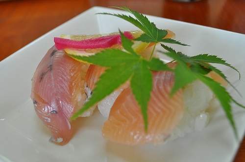 山女魚のお寿司^ ^ 美しいピンクですね