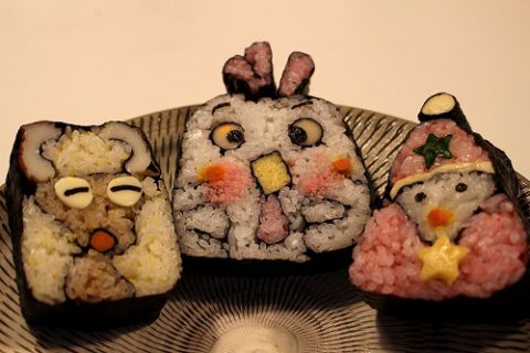 彌助すし本庄町店三代目が握るユニークな飾り巻き寿司