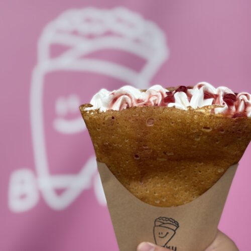 駅前にオープン！「crepe BAKU」
